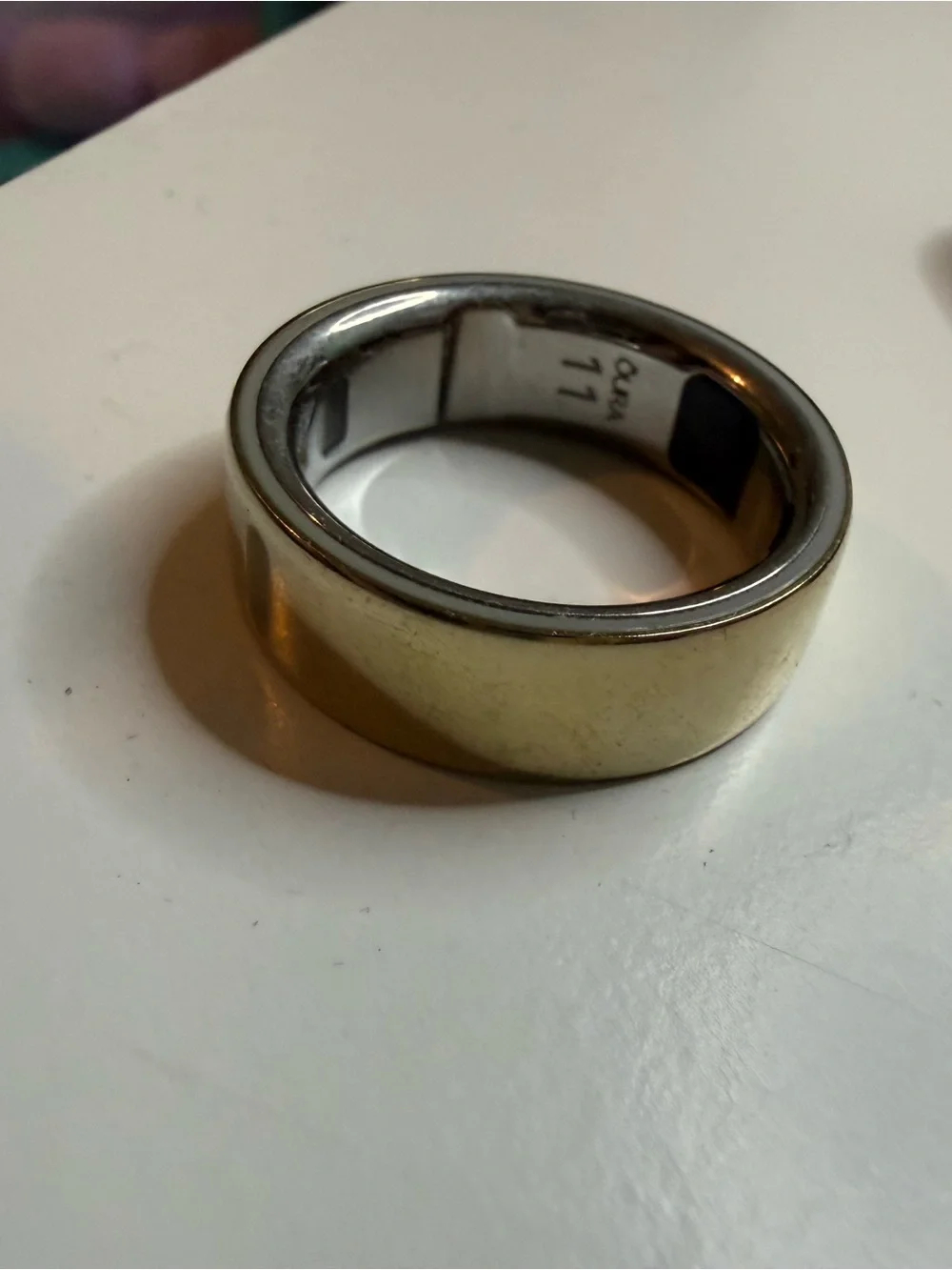 Oura Smart Ring 4 in Gold